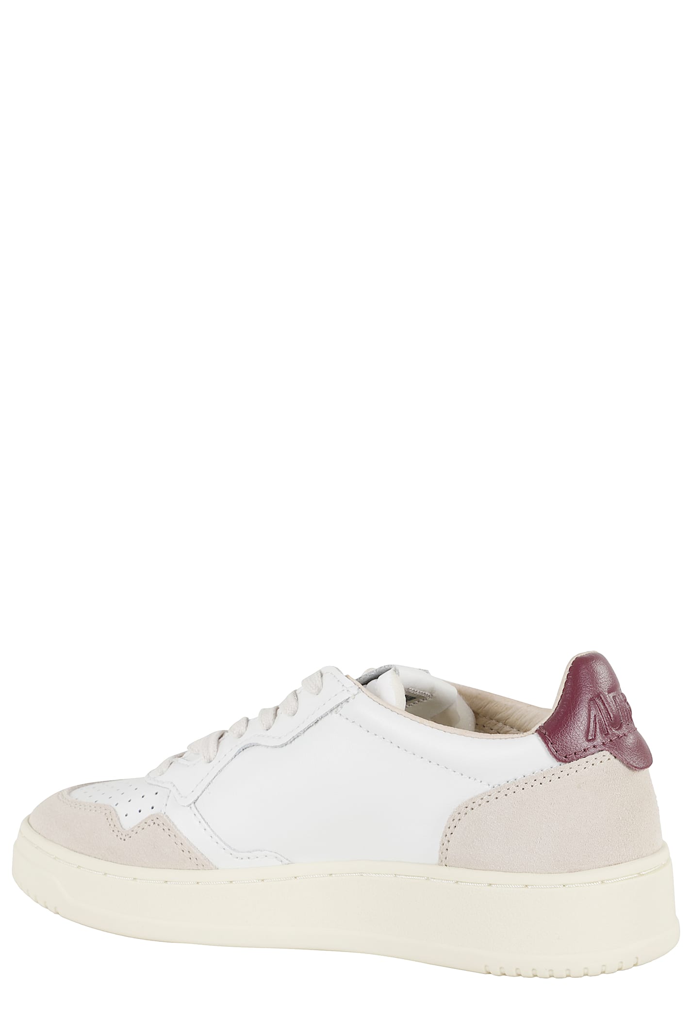 Autry Medalist Low Model Sneakers Featuring Suede Inserts And Logo Accents In Multi