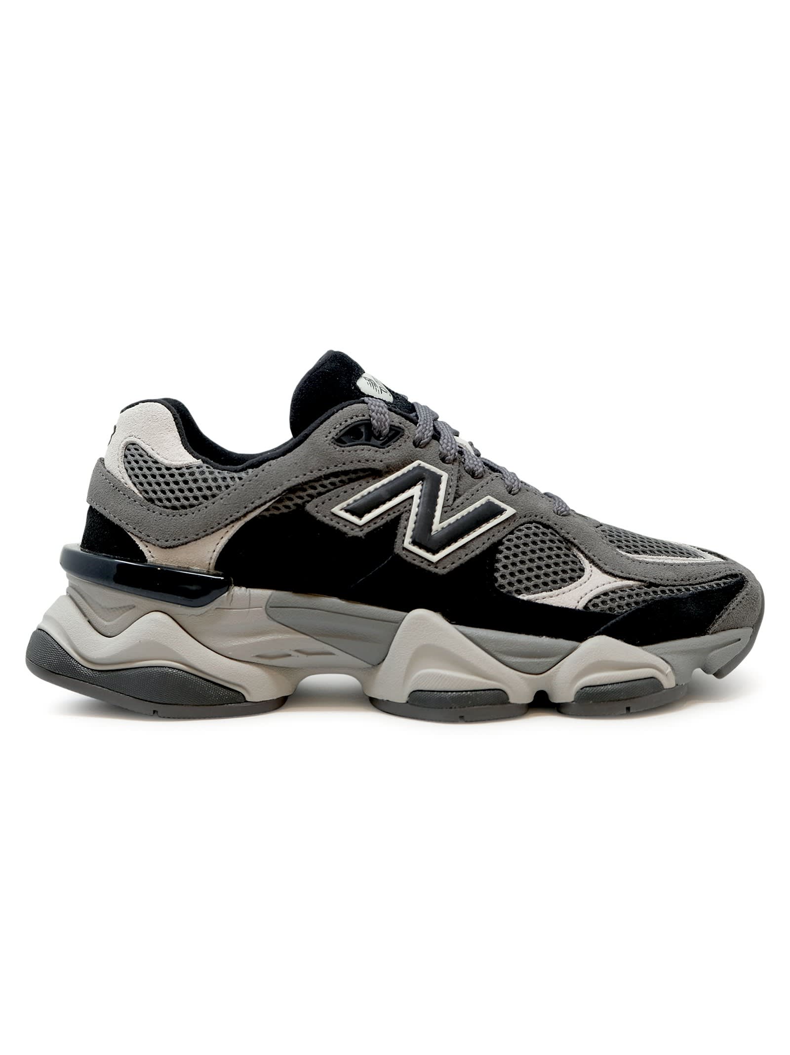 New Balance Low Top Sneakers With Mesh Upper And Rubber Sole In Black