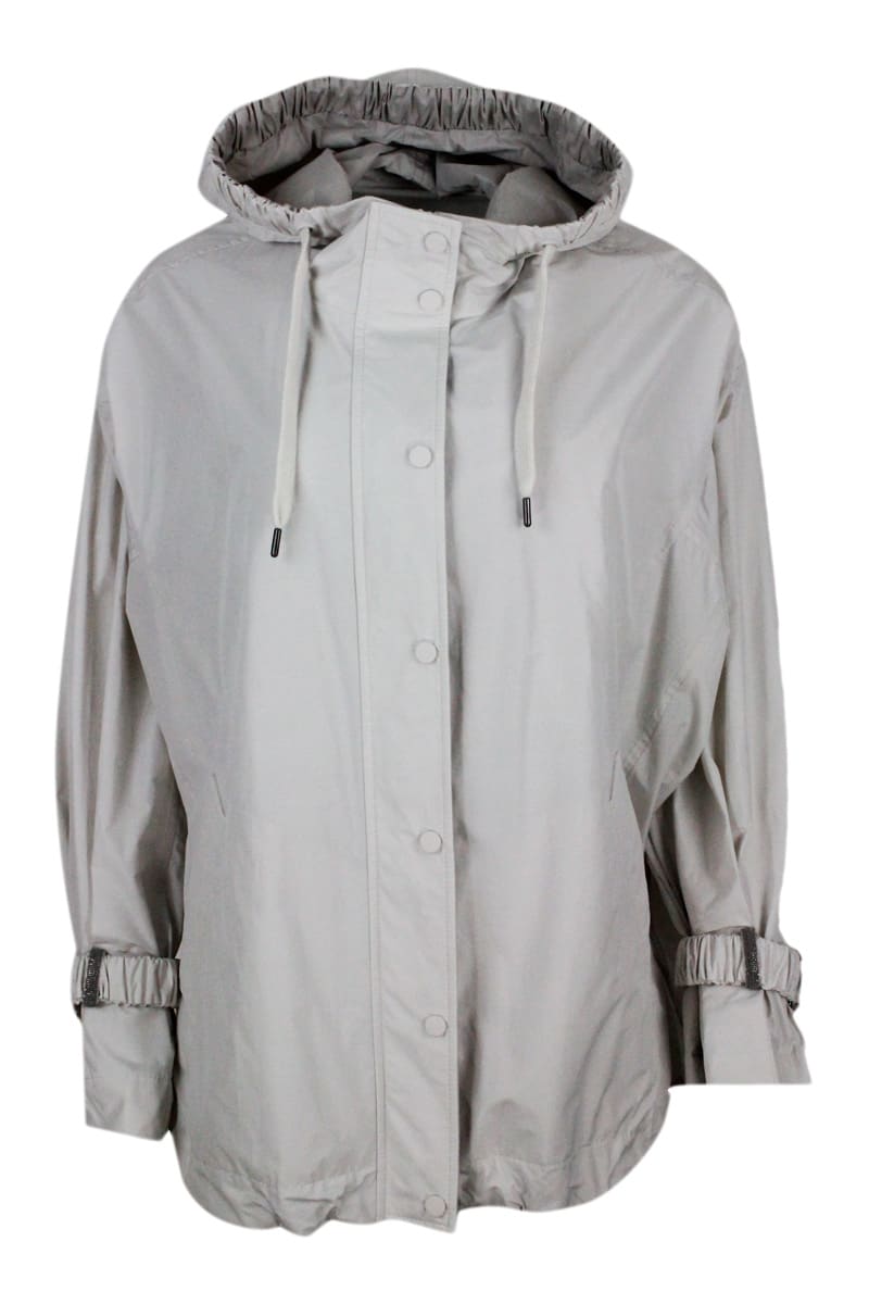BRUNELLO CUCINELLI WATER RESISTANT OUTERWARE JACKET WITH HOOD AND DRAWSTRING HEM. CURL ON THE SLEEVE WITH PRECIOUS JEWE