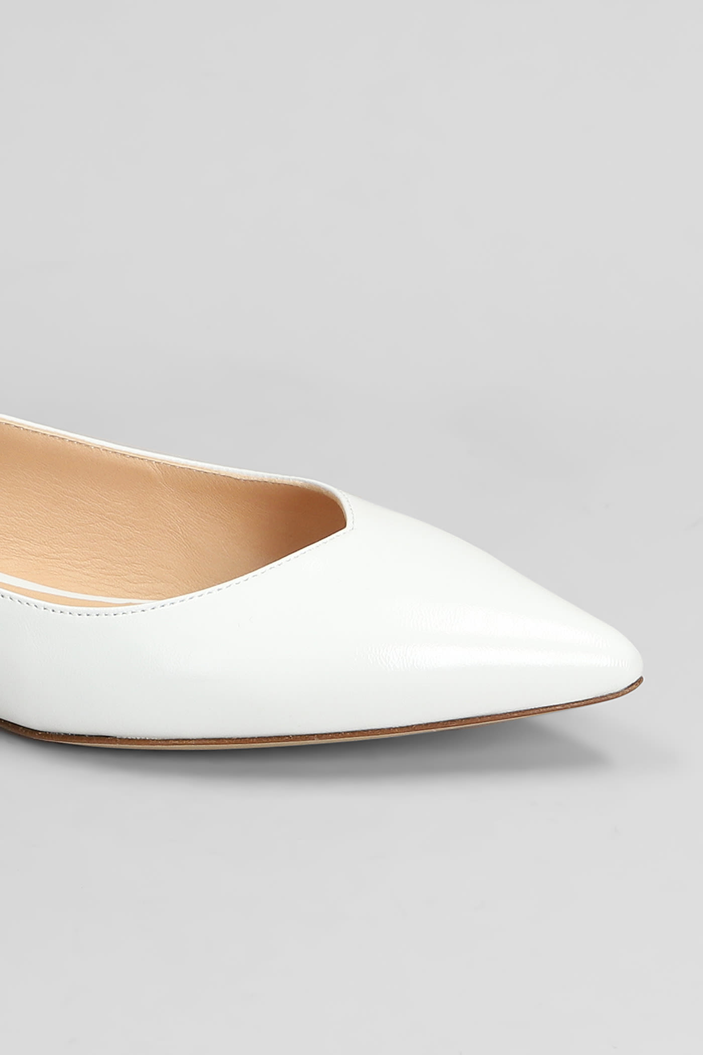 Julie Dee Ballet Flats In White Leather In White