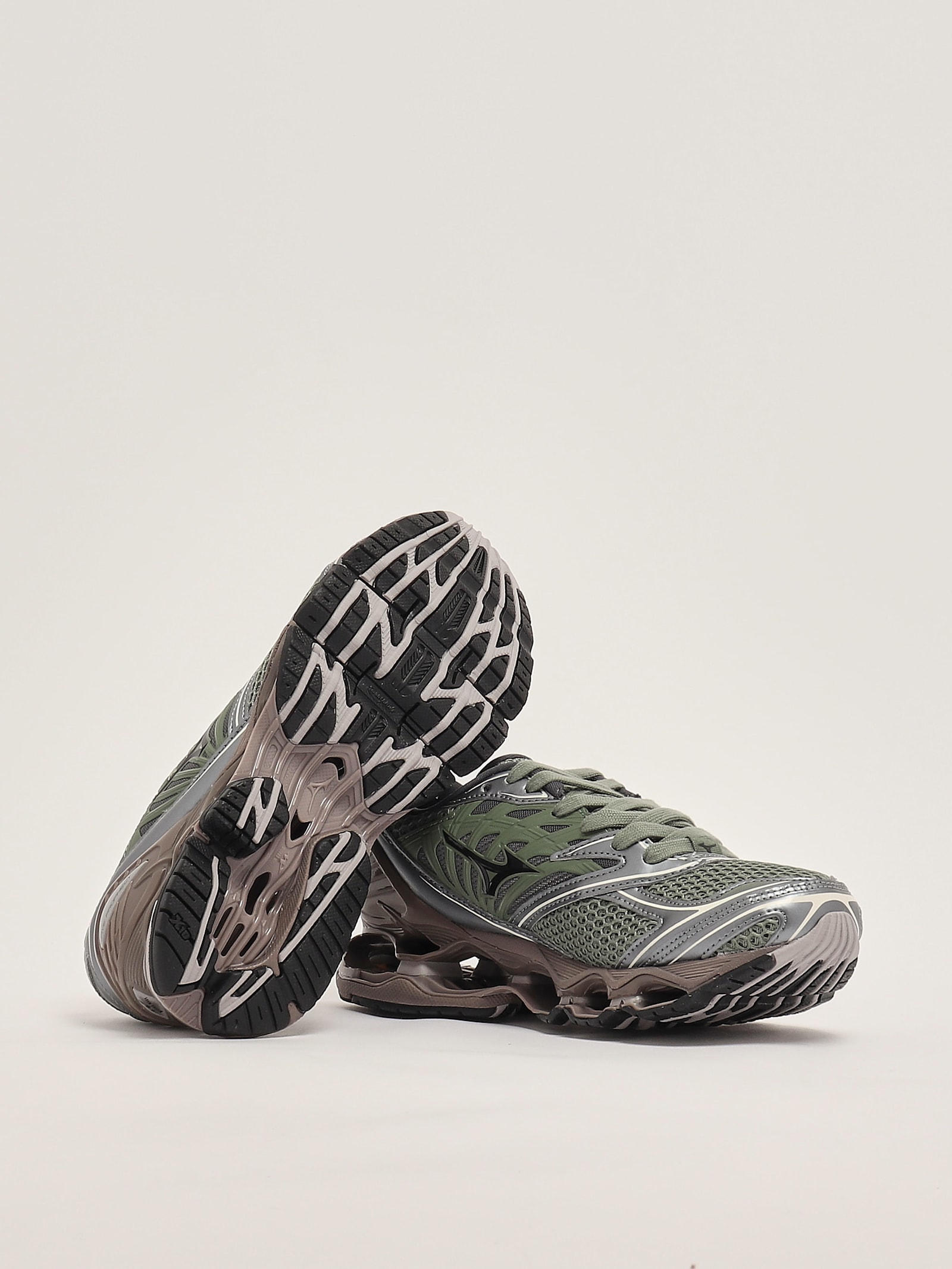 Mizuno Wave Prophecy Ls Sneaker In Agave-fango-iron