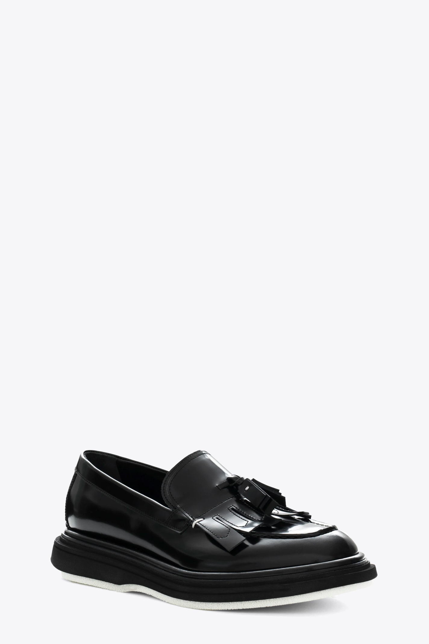 Shop The Antipode Mocassino In Pelle Di Vitello Abrasivato Black Polished Leather Kilted Loafer - Rob 458 In Nero