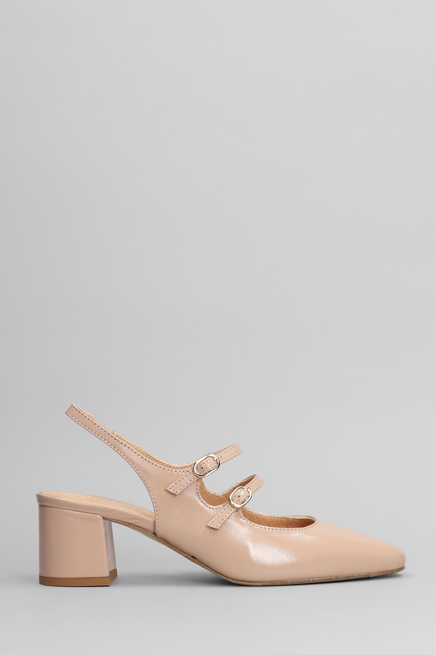 Pumps In Powder Leather