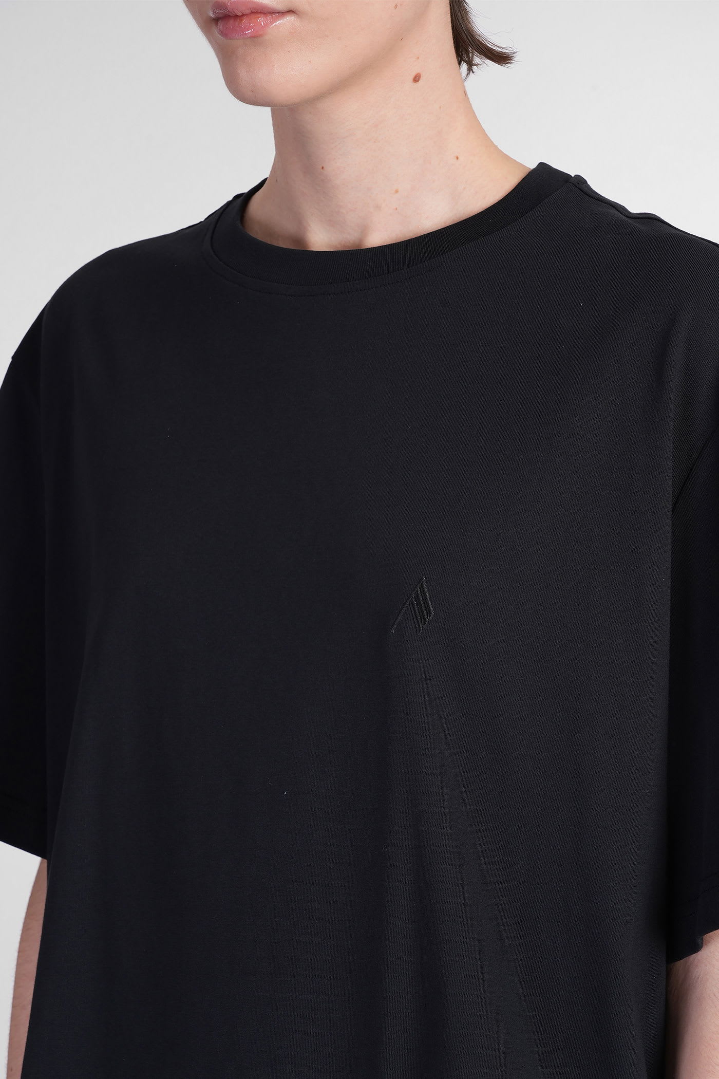Attico T-shirt In Black Cotton In Black