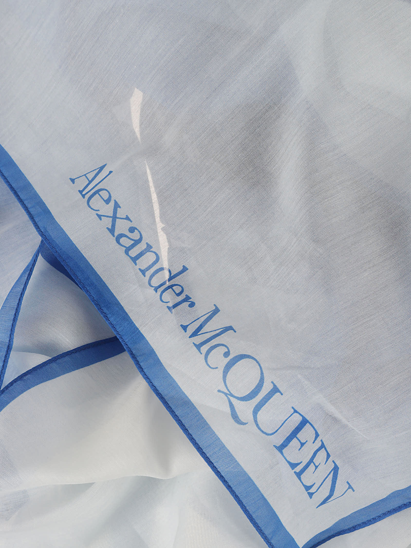 Shop Alexander Mcqueen Logo Print Scarf In White/blue