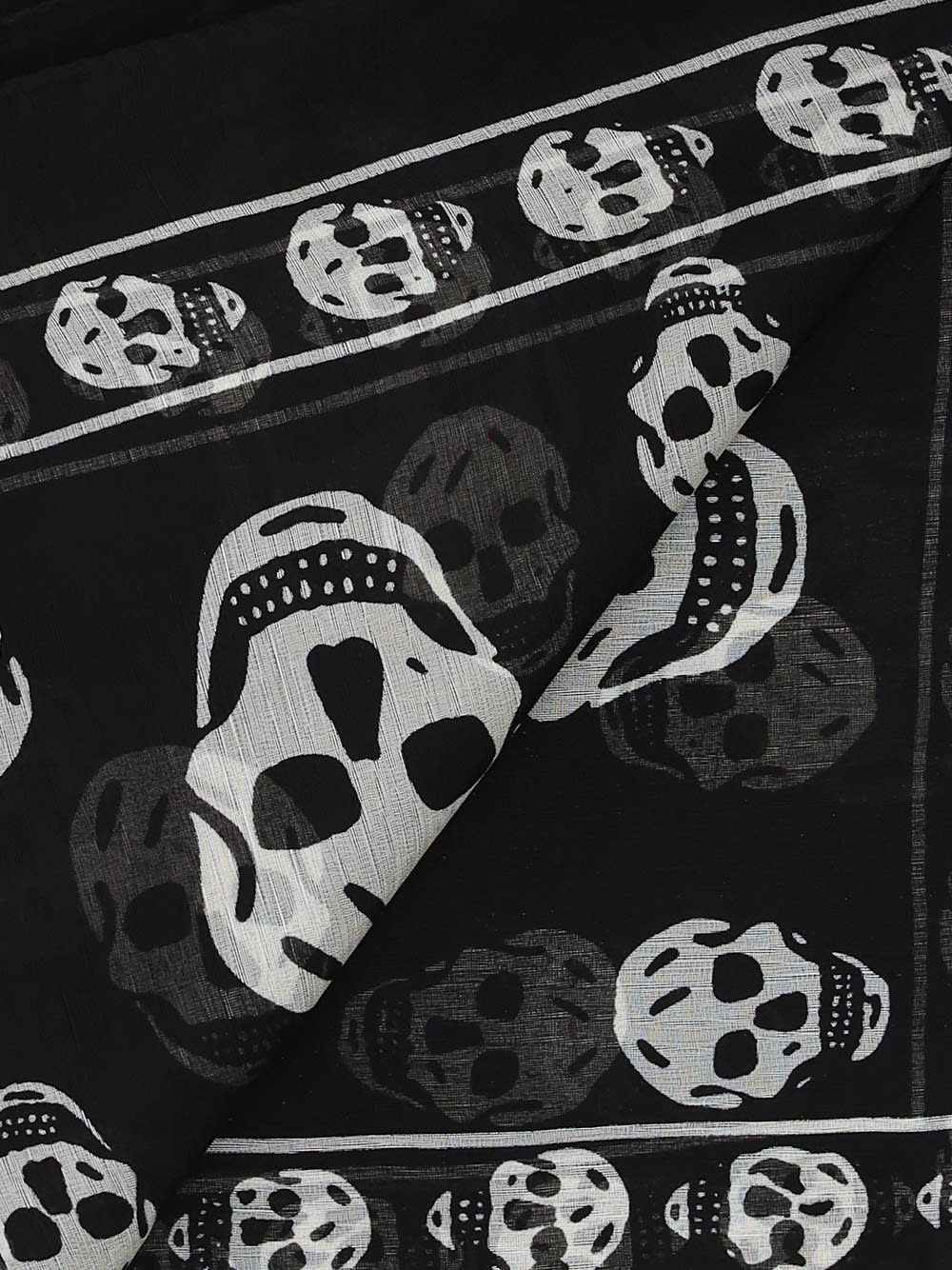 Shop Alexander Mcqueen Skull Foulard In Black/ivory