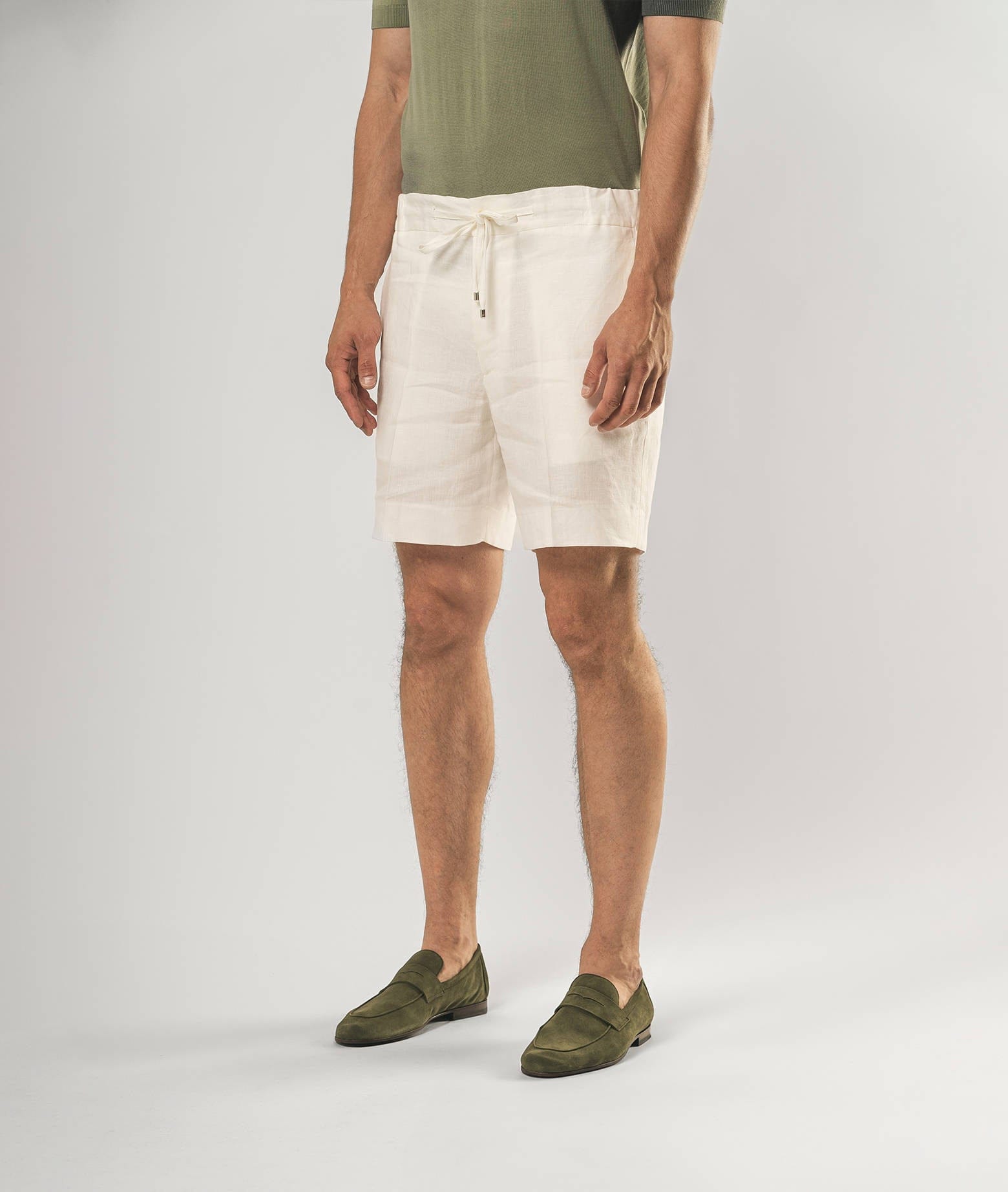 Larusmiani D20 Bermuda Shorts In White