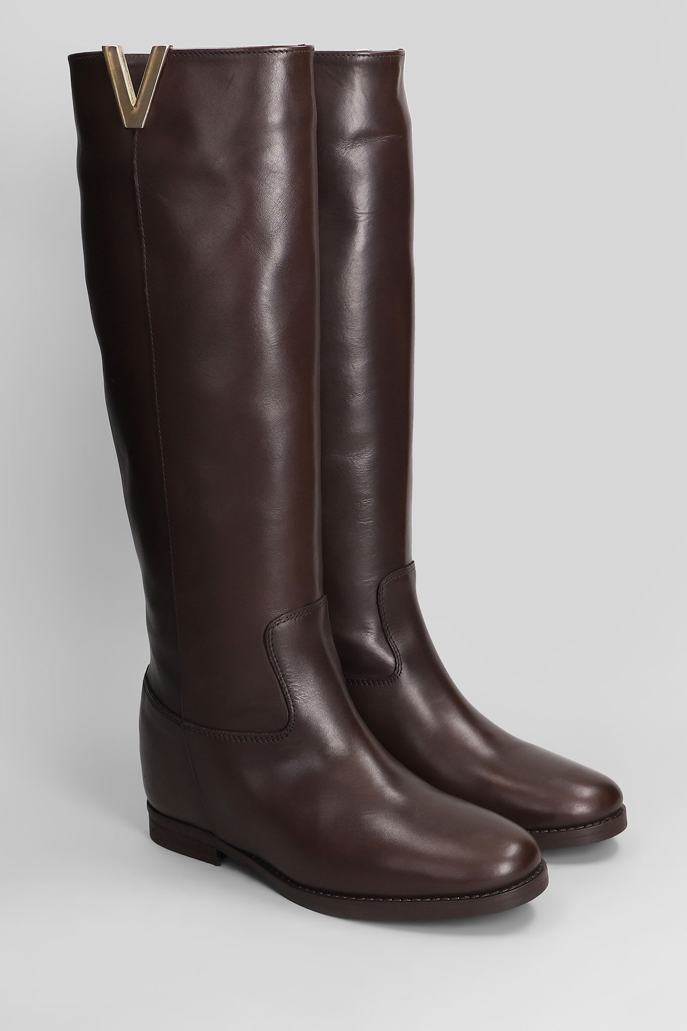 Julie Dee In Dark Brown Leather In Brown