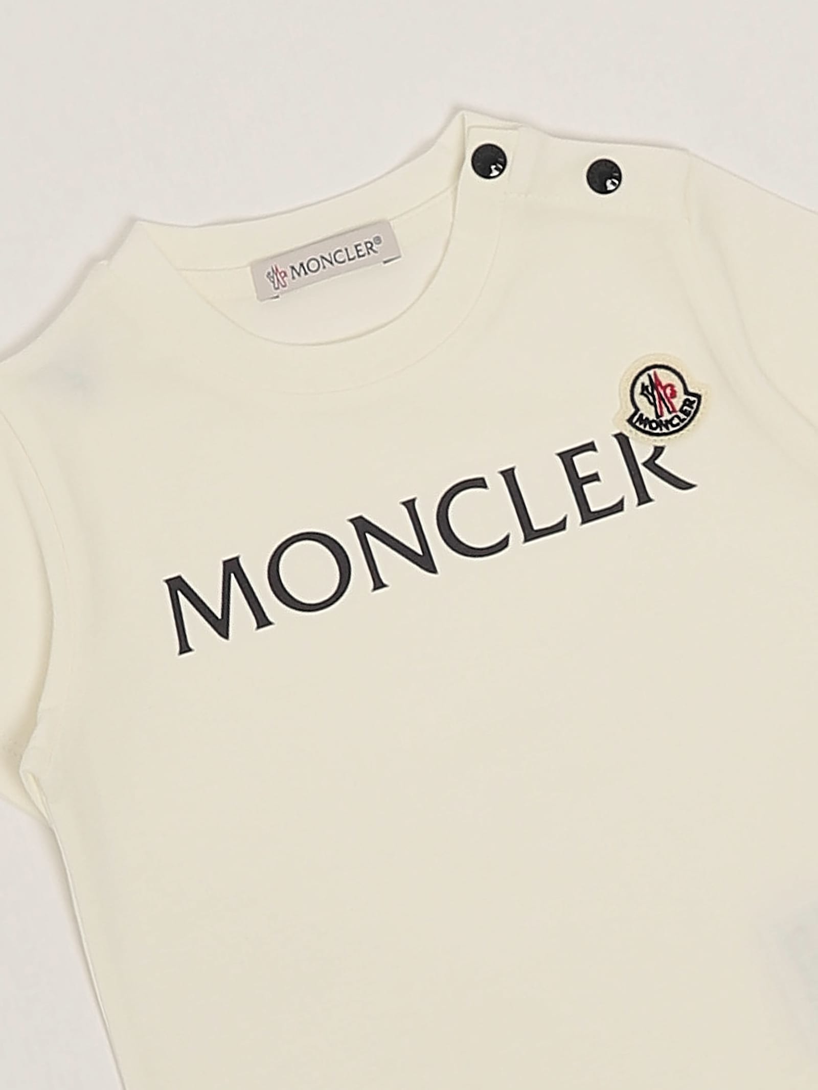 Moncler T-shirt T-shirt In White