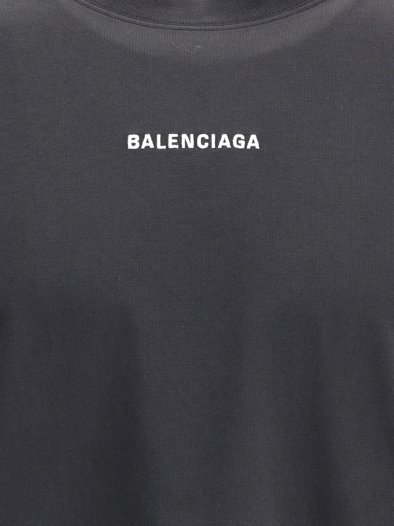 Balenciaga Men Black Crewneck T-shirt With Logo Lettering On The Front And Logo Patch On The Sleeve  In Gray