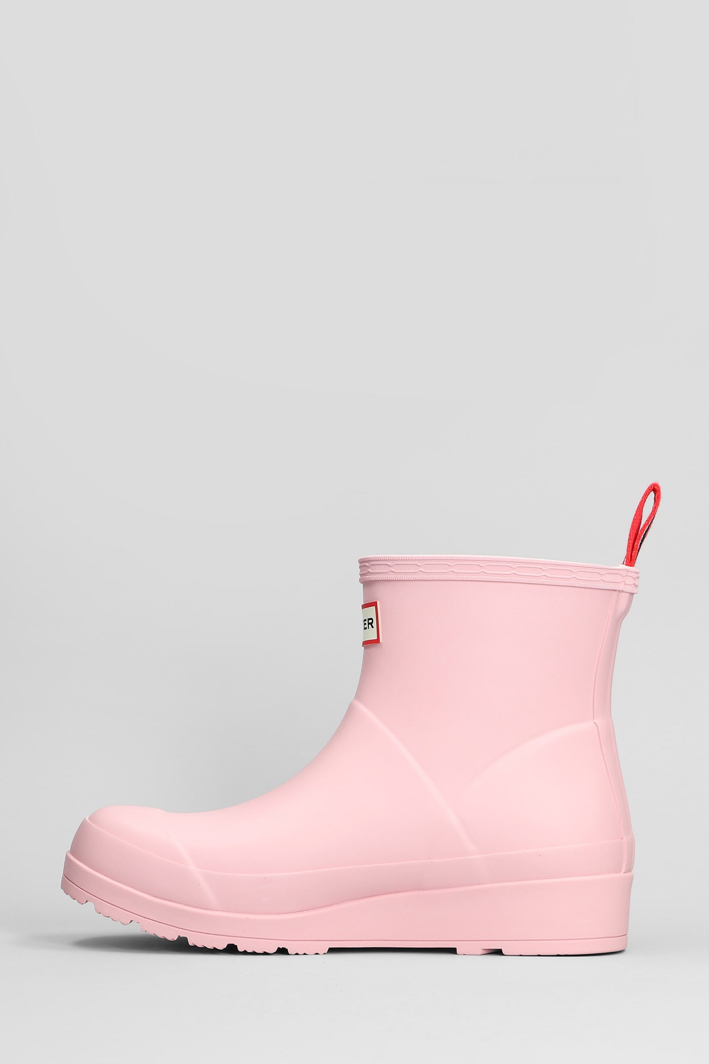 HUNTER PLAY BOOT SHORT LOW HEELS ANKLE BOOTS IN ROSE-PINK RUBBER/PLASIC 