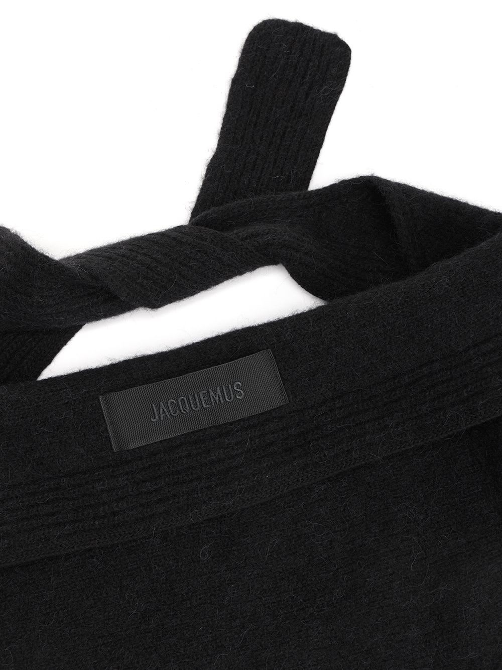 Jacquemus Gros Grain Shawl In Black