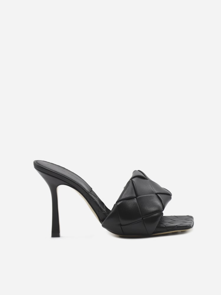 Bottega Veneta Lido Sandals In Leather With Woven Pattern