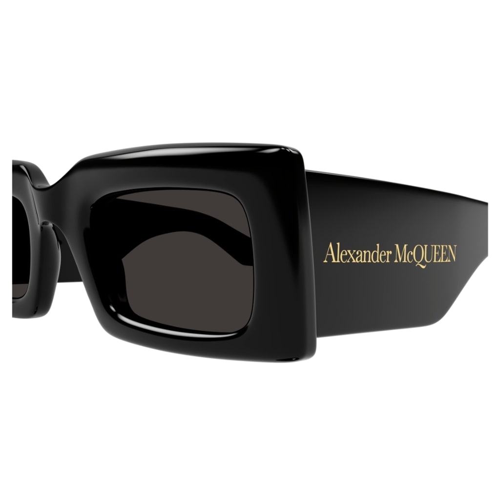 Shop Alexander Mcqueen Am0433s 001 Sunglasses In Nero