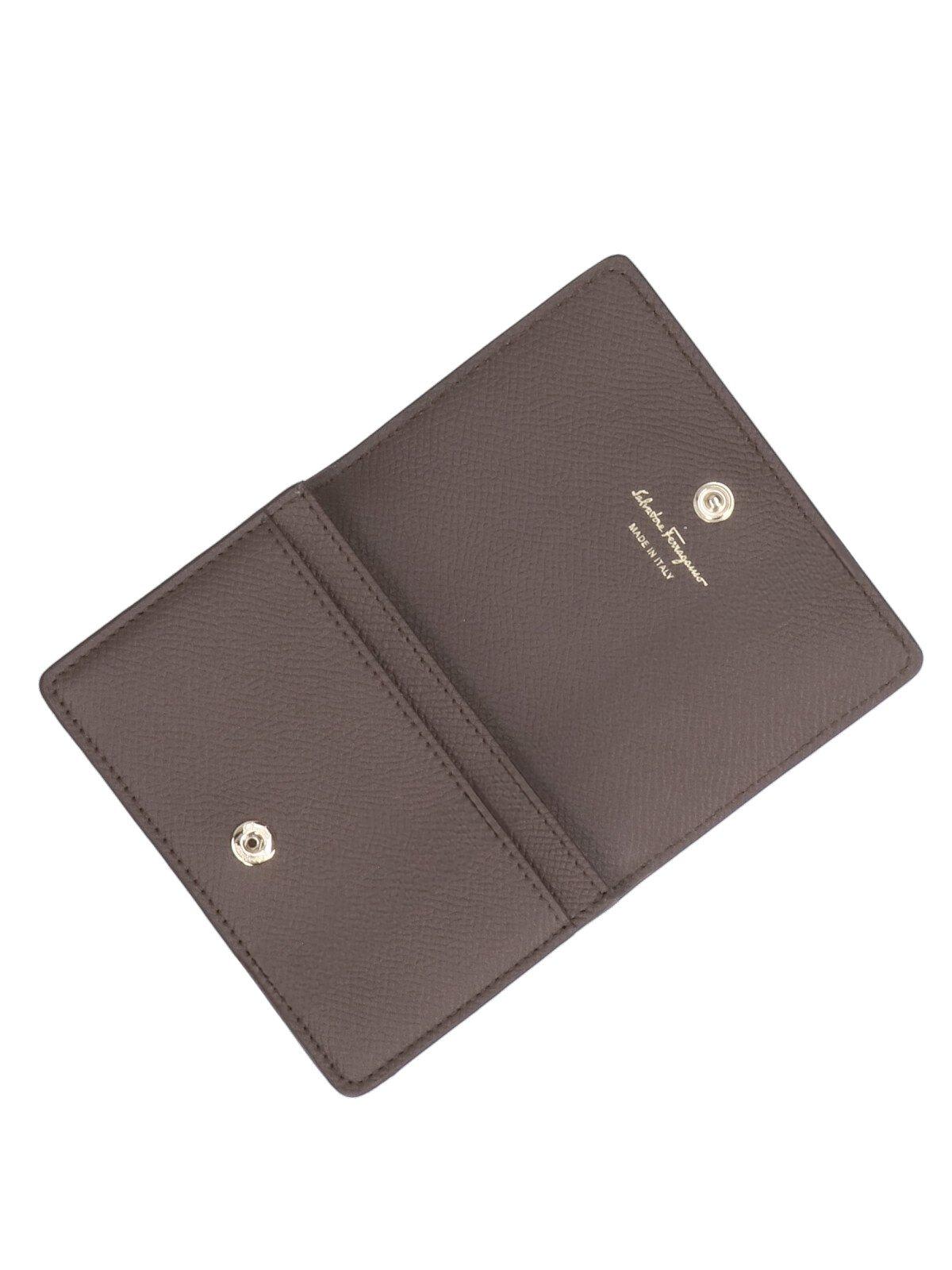 Ferragamo Gancini Logo-plaque Leather Wallet In Taupe
