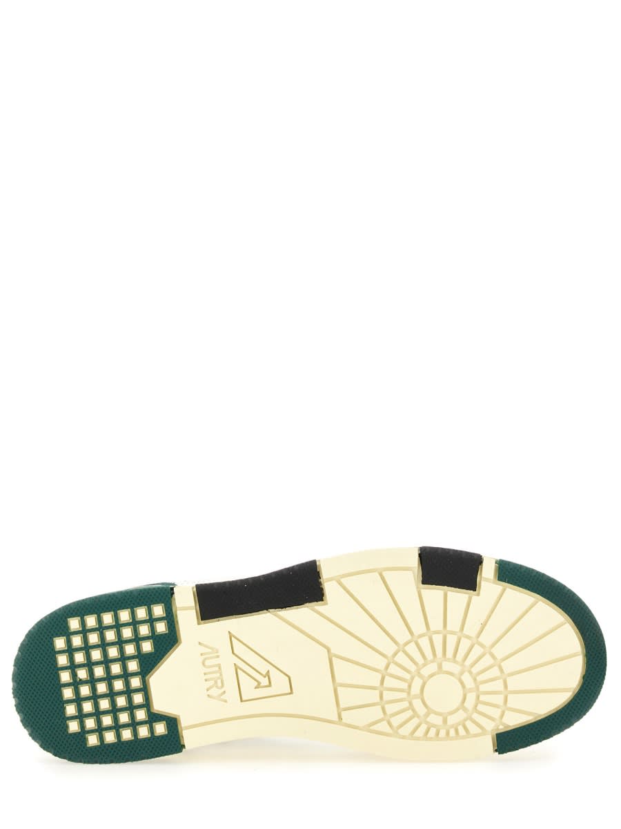 Autry Clc Low Sneakers In White Leather In Multi