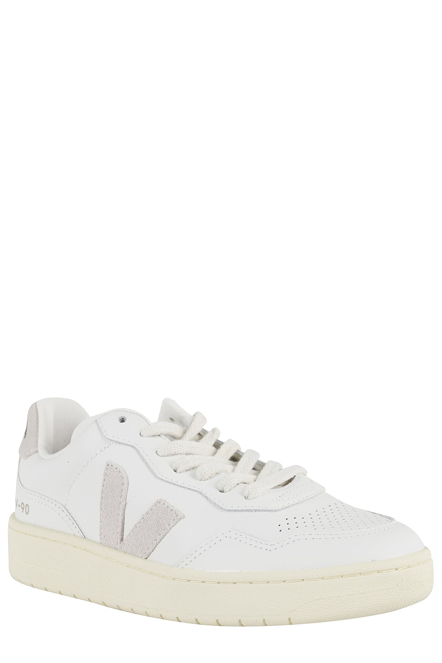 Shop Veja V90 In Extra White Natural