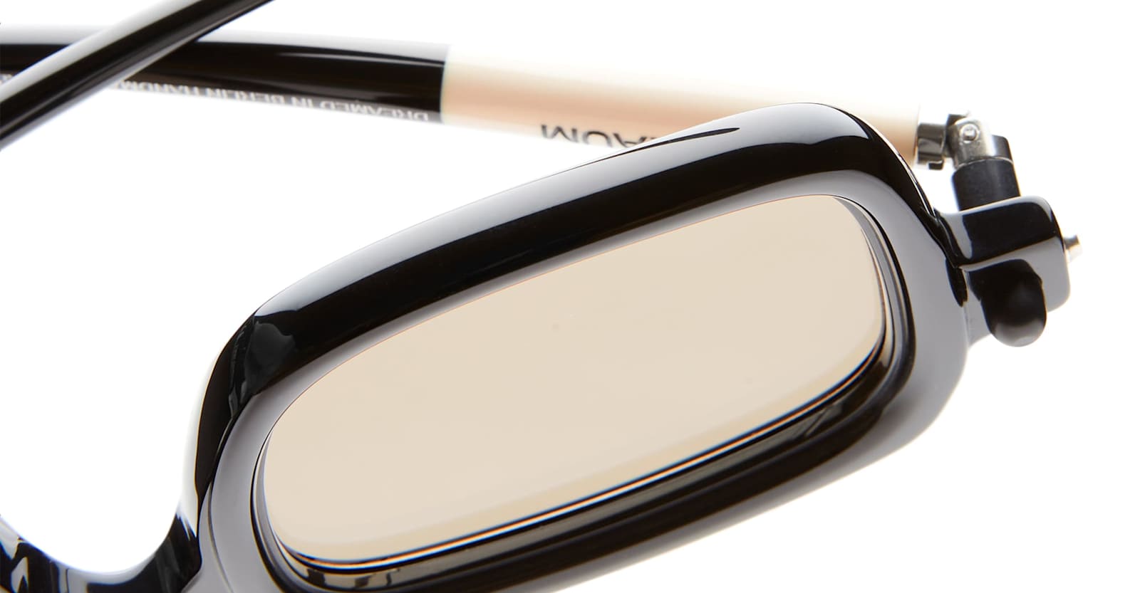 Kuboraum Mask P2 - Black / Ivory Sunglasses In Black