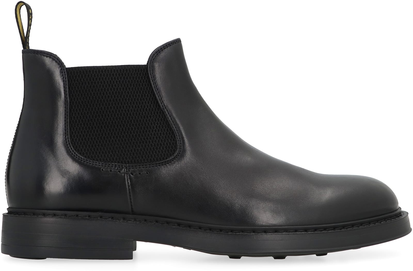 Shop Doucal's Leather Chelsea Boots In Nero