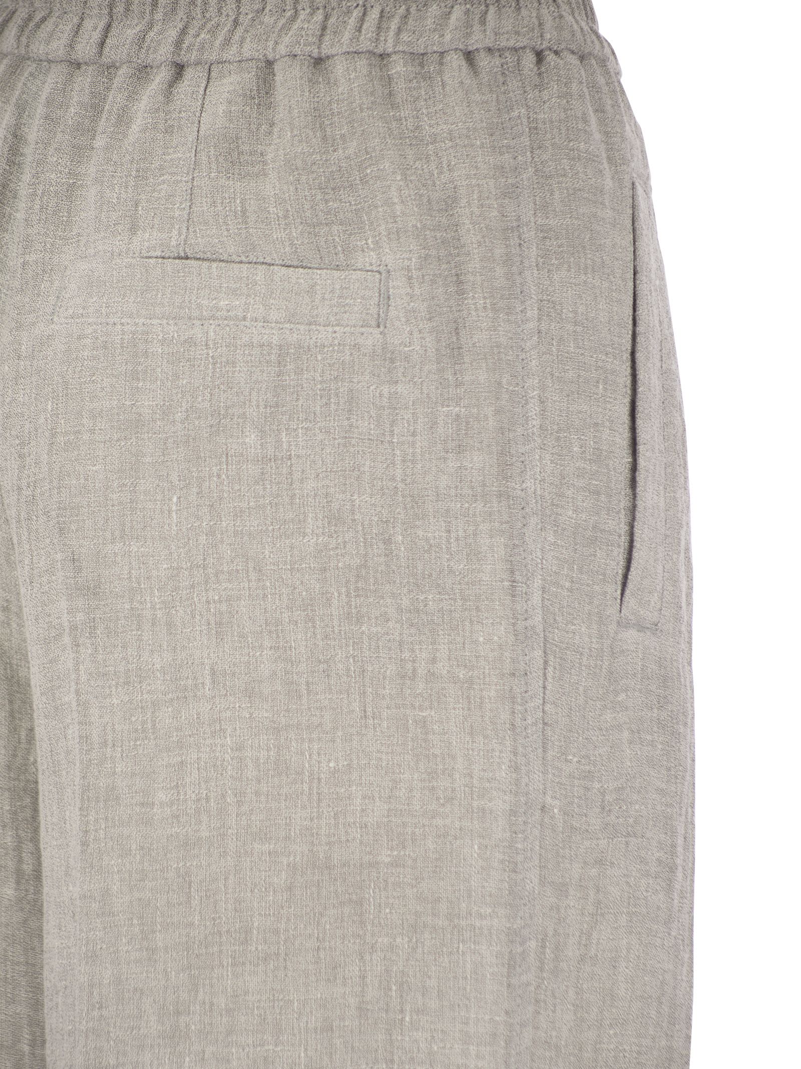 Shop Brunello Cucinelli Wide Trousers In Linen Blend In Grey