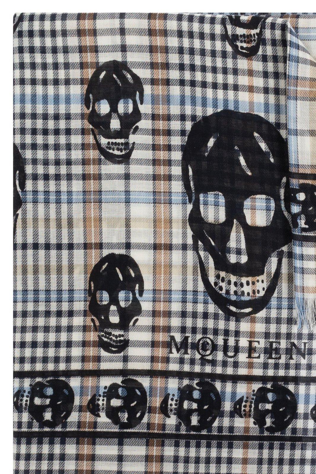 Alexander Mcqueen Checkered Frayed-edge Scarf In Gray